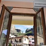 Guest house Lithos